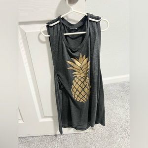 Women’s Tank Top Size Medium